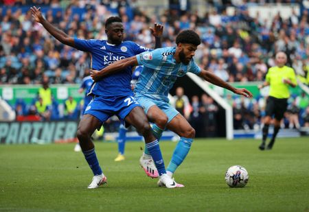 “Fighting a losing battle” – pundit responds to latest news about Ndidi and Iheanacho from Leicester City