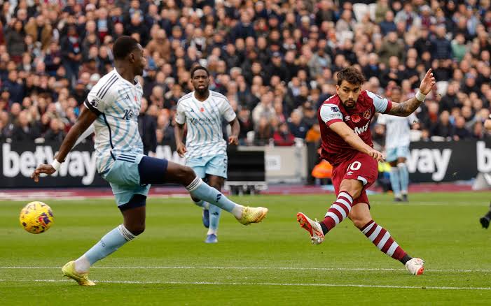 Photo: Shocking Moment! Manager Tipped to Replace Moyes Spotted Watching West Ham from the Stands Yesterday!