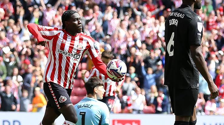 Sunderland Blast Eliezer Mayenda Despite Impressive Sheff Wed Brace, Declaring Him Unfit for Action