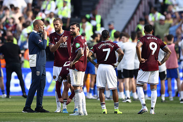 Viral Footage Captures EXTREME Mockery As Leeds Fans RUTHLESSLY Savage Broken West Ham Supporters In Their Own Backyard!